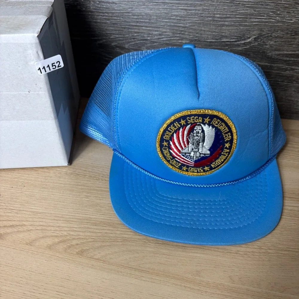 outdoor cap Company good used